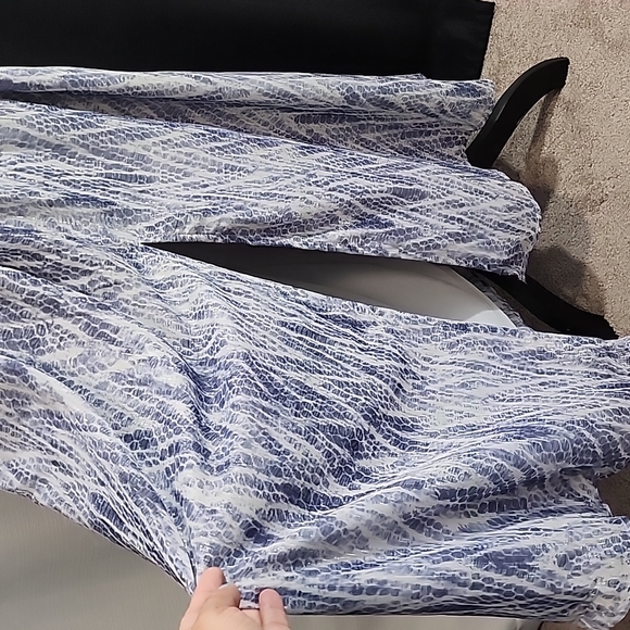 Astr the Label Cutout Halter Abstract Print Maxi Special Occasion Dress. - Picture 8 of 13